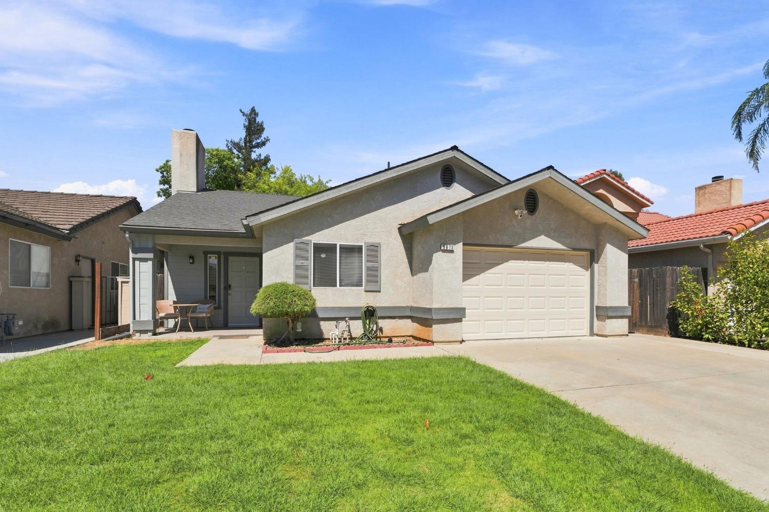 9673 N Sharon Ave, Fresno, CA 93720
