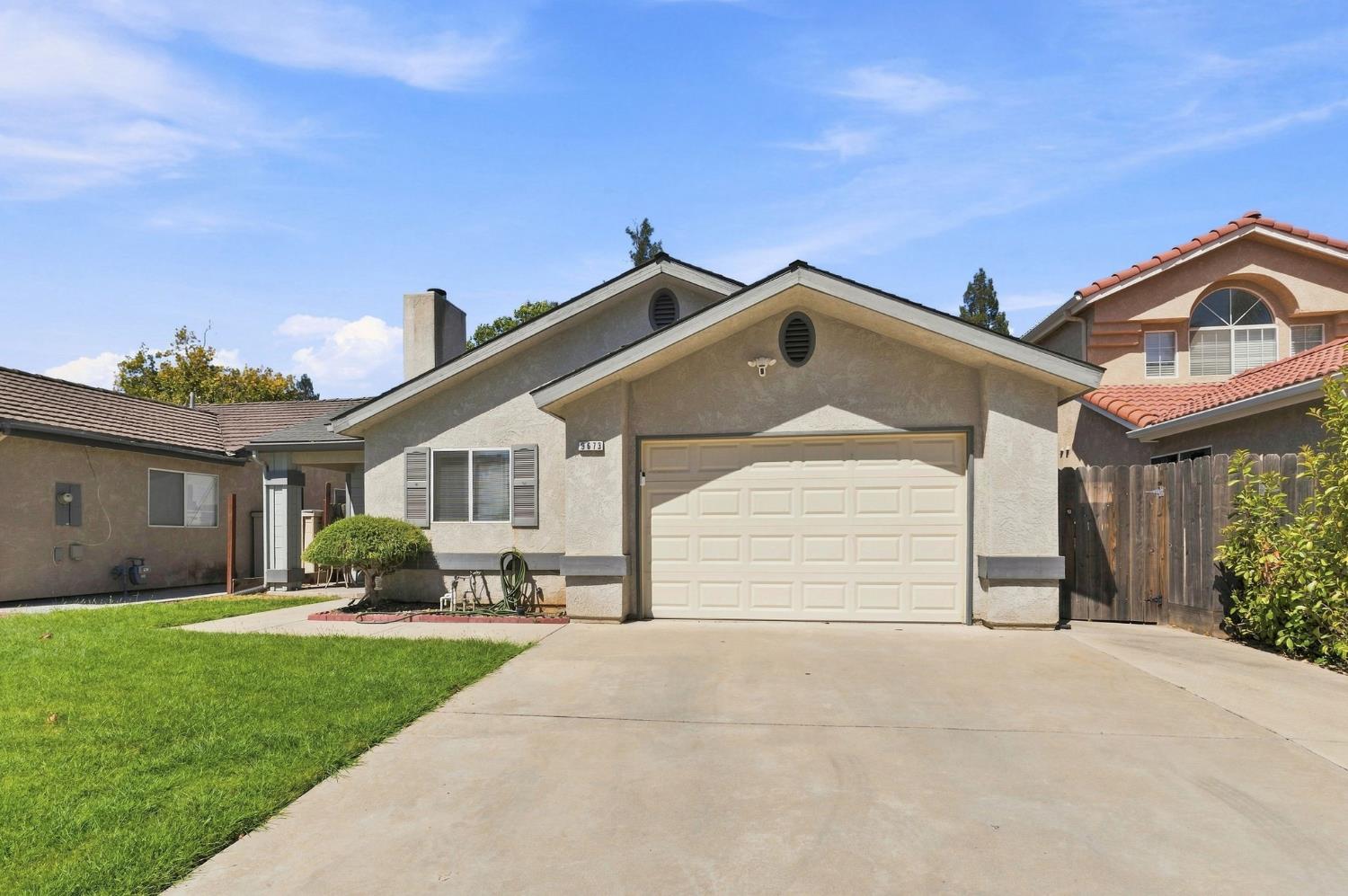 9673 N Sharon Ave, Fresno, CA 93720