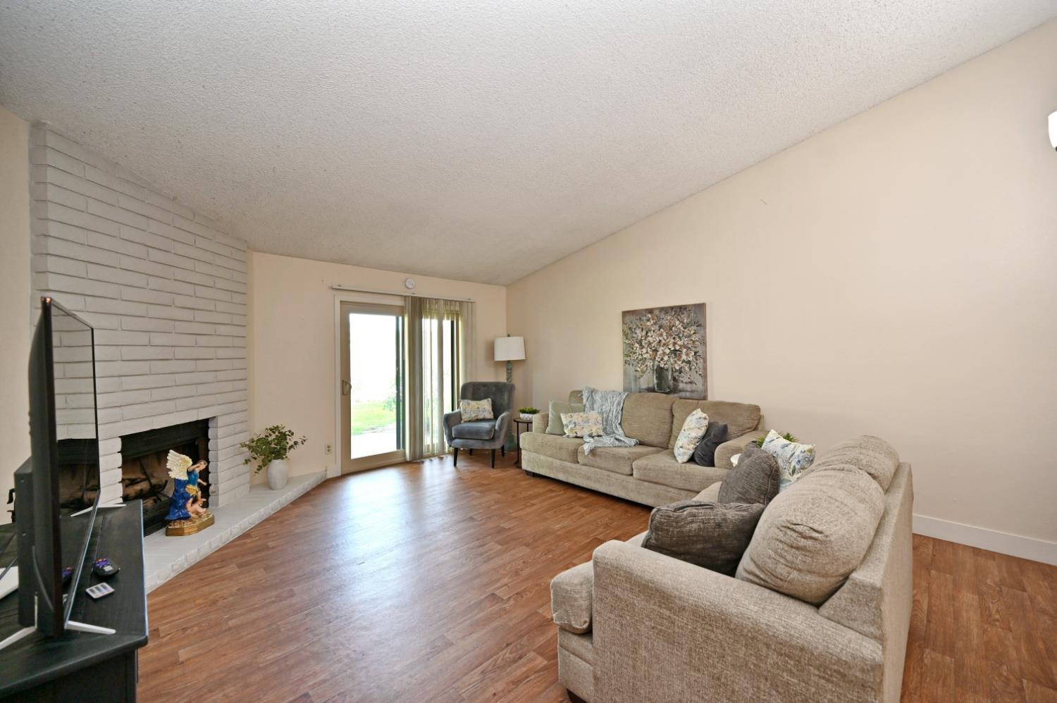 4985 E Butler Ave #120, Fresno, CA 93727