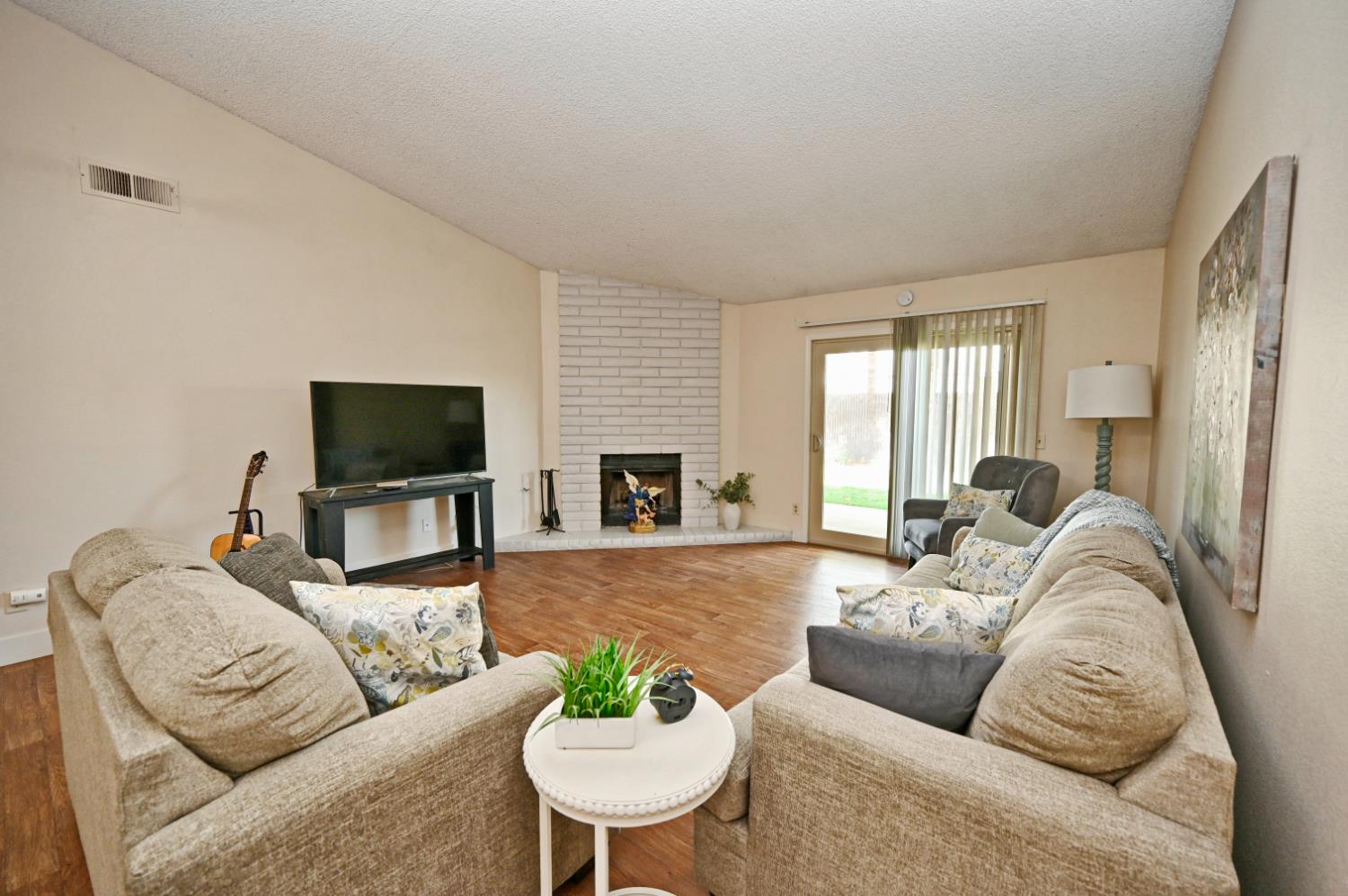 4985 E Butler Ave #120, Fresno, CA 93727