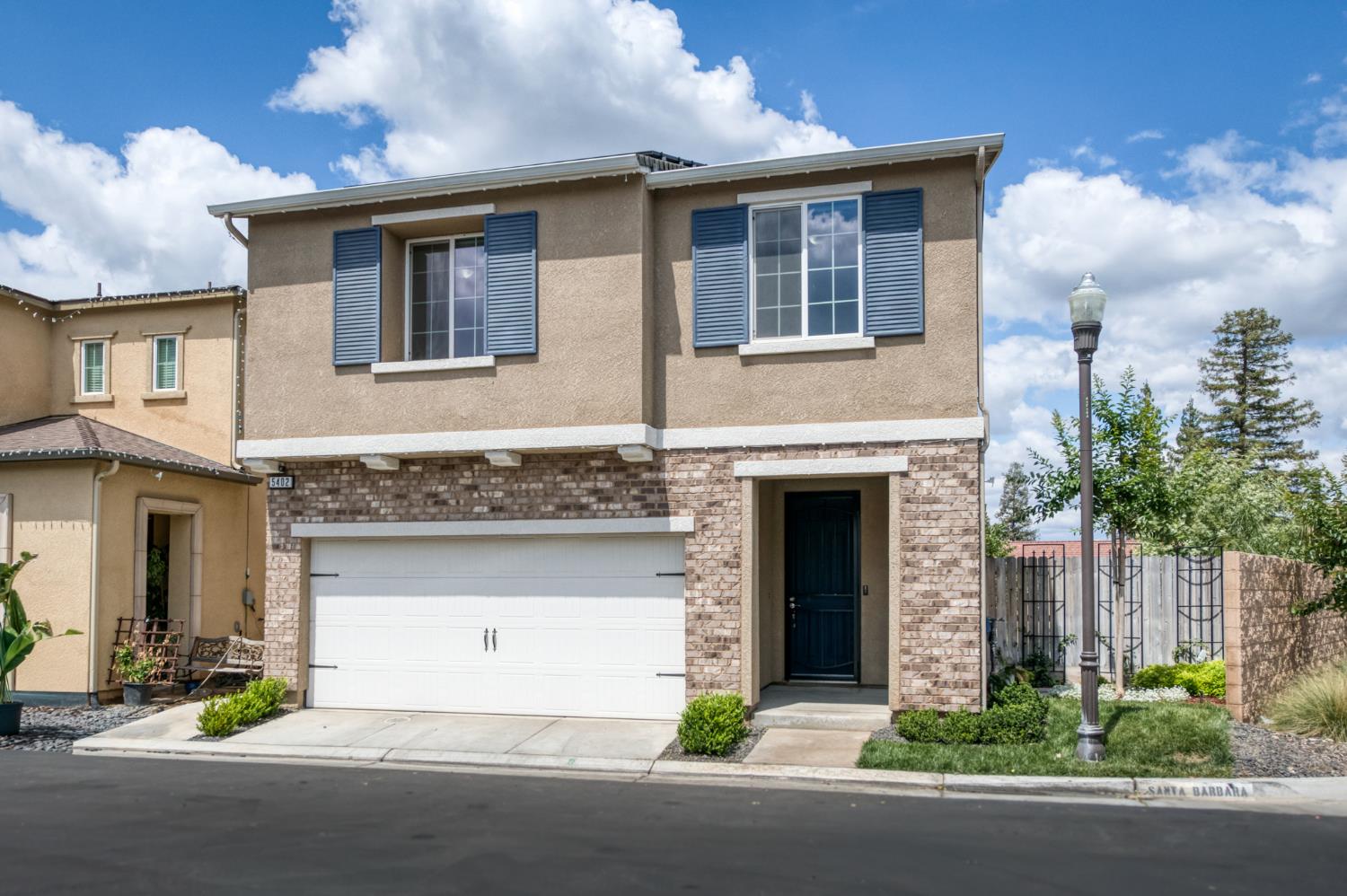 5402 W Santa Barbara Dr, Fresno, CA 93722