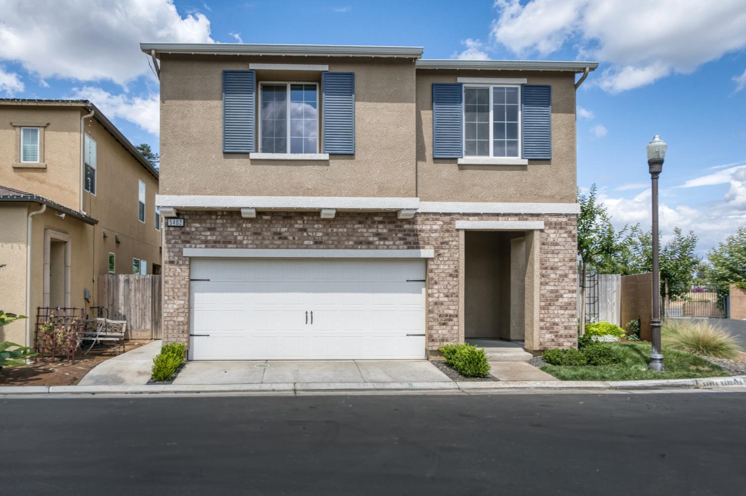 5402 W Santa Barbara Dr, Fresno, CA 93722