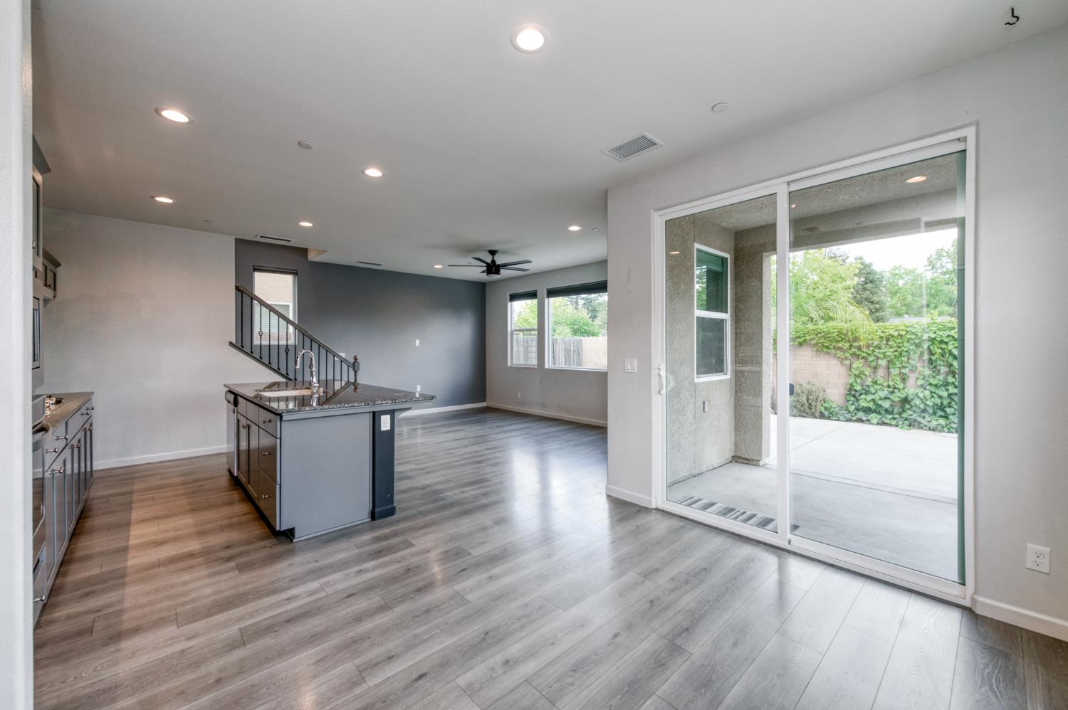 5402 W Santa Barbara Dr, Fresno, CA 93722