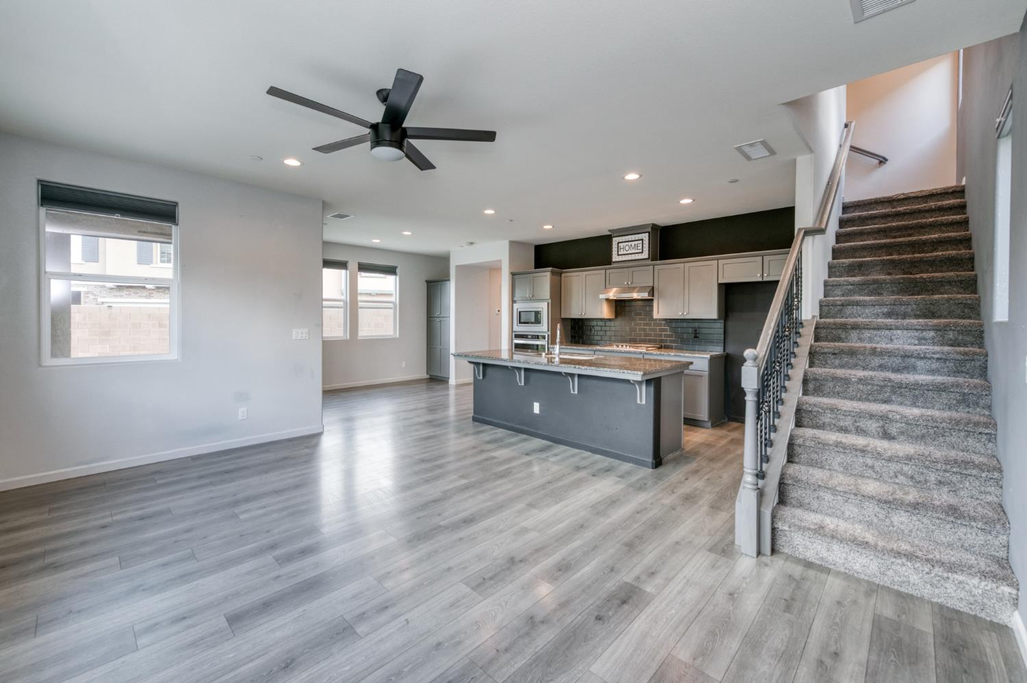 5402 W Santa Barbara Dr, Fresno, CA 93722