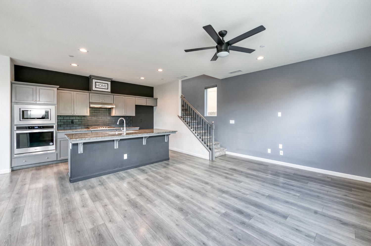 5402 W Santa Barbara Dr, Fresno, CA 93722