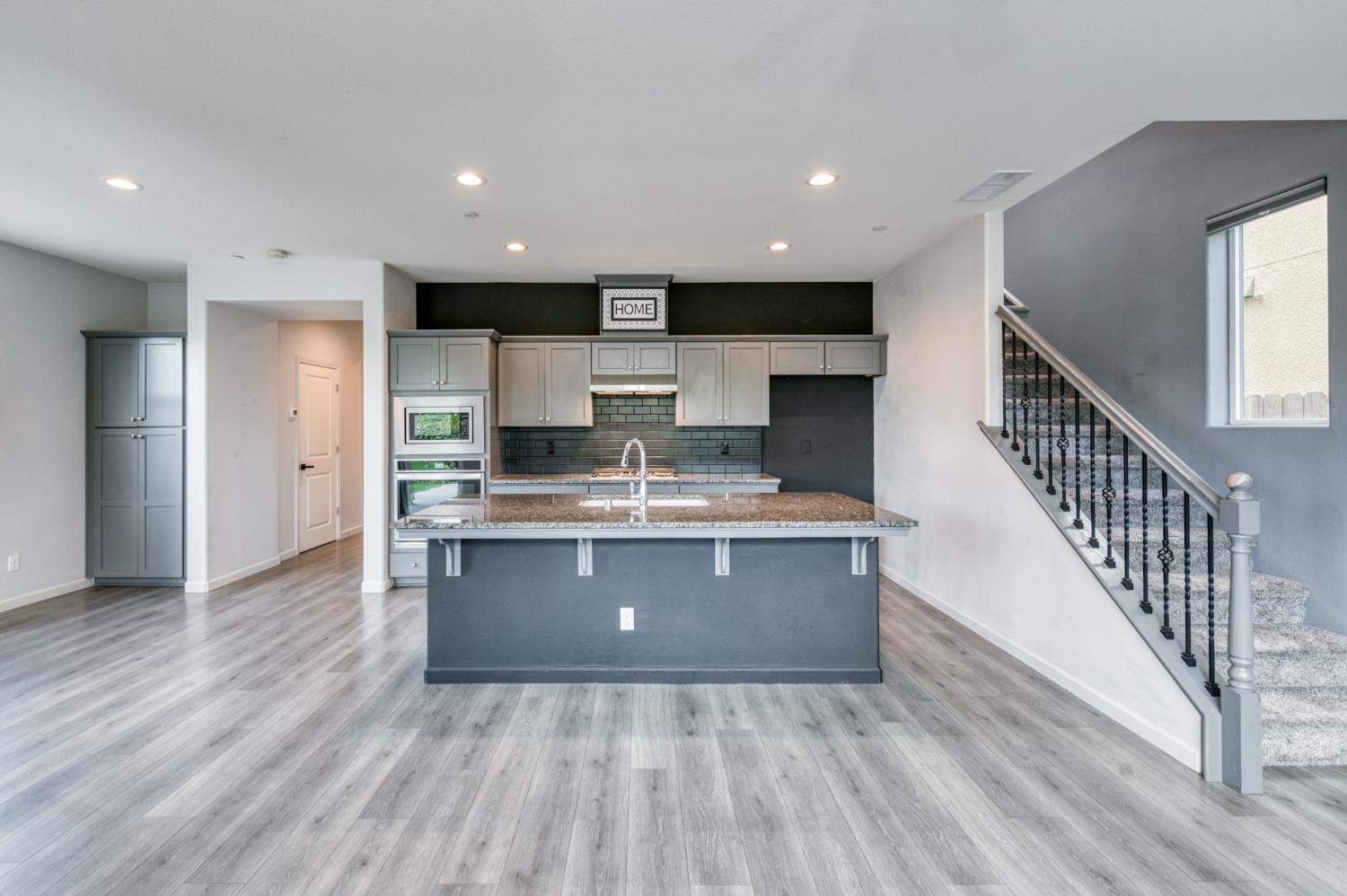 5402 W Santa Barbara Dr, Fresno, CA 93722