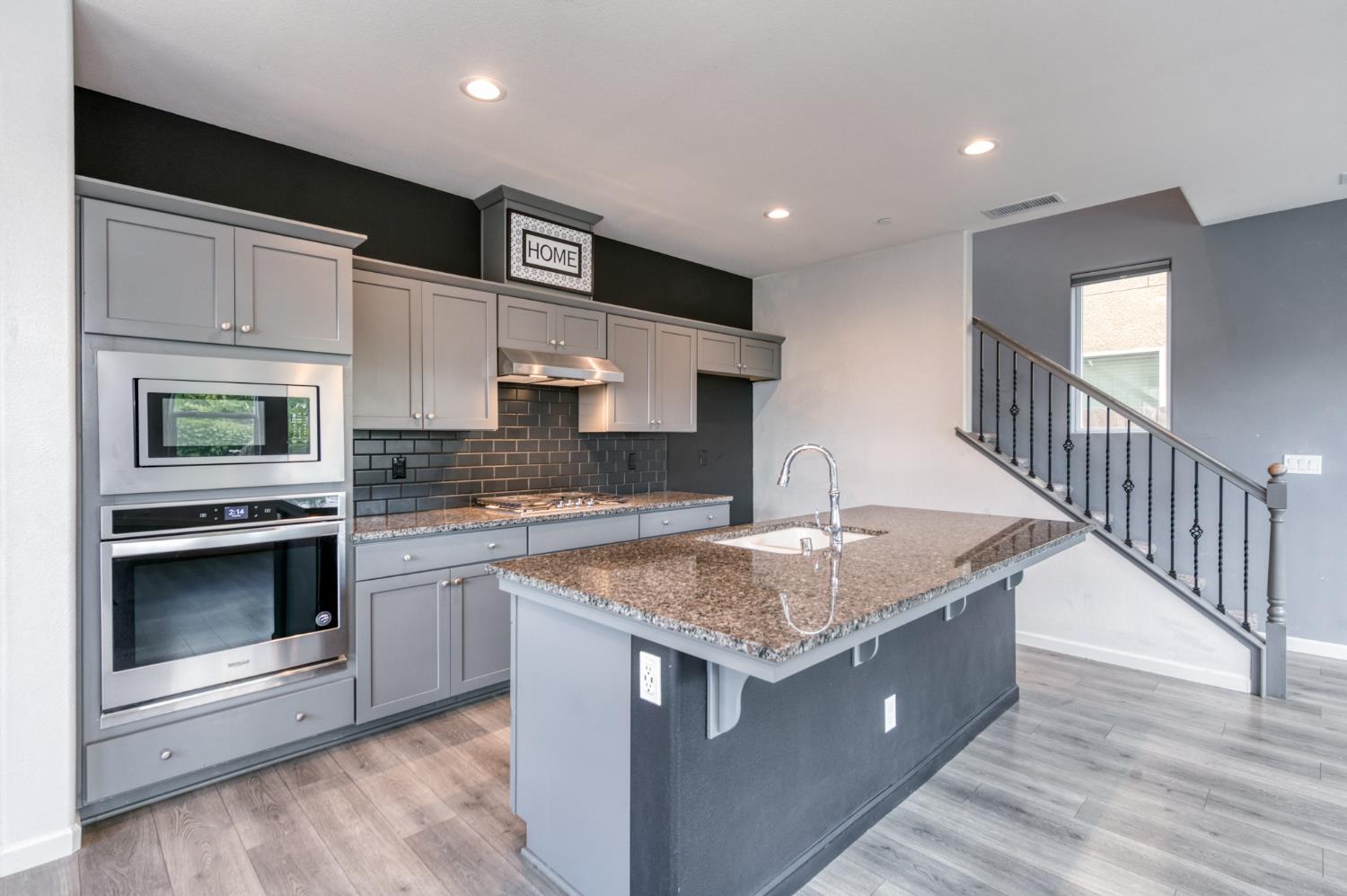 5402 W Santa Barbara Dr, Fresno, CA 93722