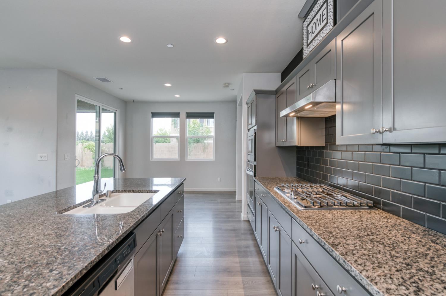 5402 W Santa Barbara Dr, Fresno, CA 93722