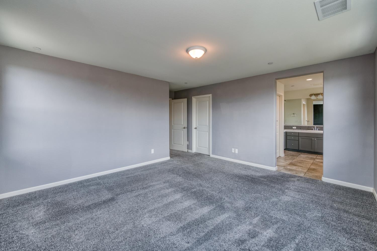 5402 W Santa Barbara Dr, Fresno, CA 93722