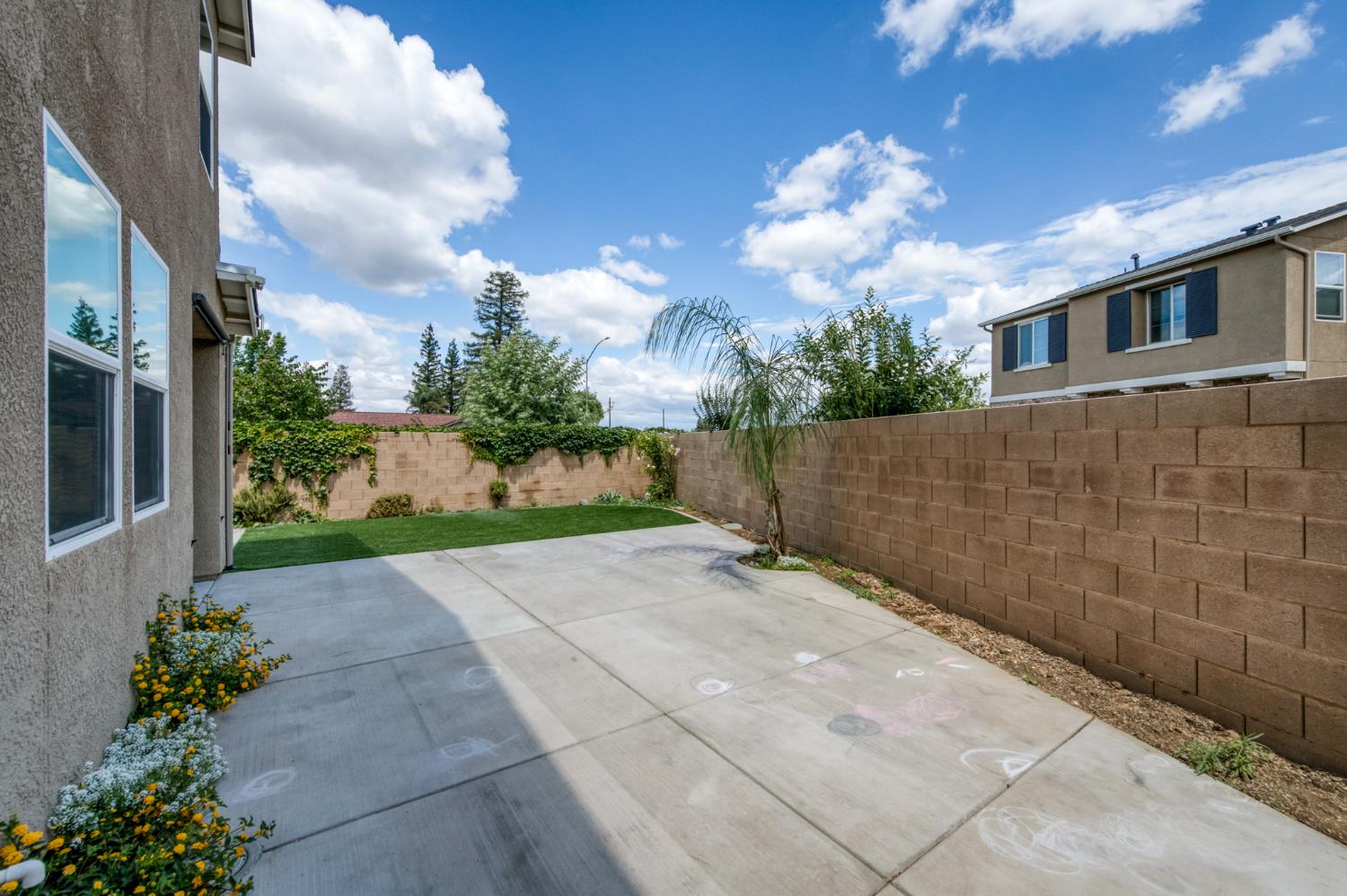 5402 W Santa Barbara Dr, Fresno, CA 93722