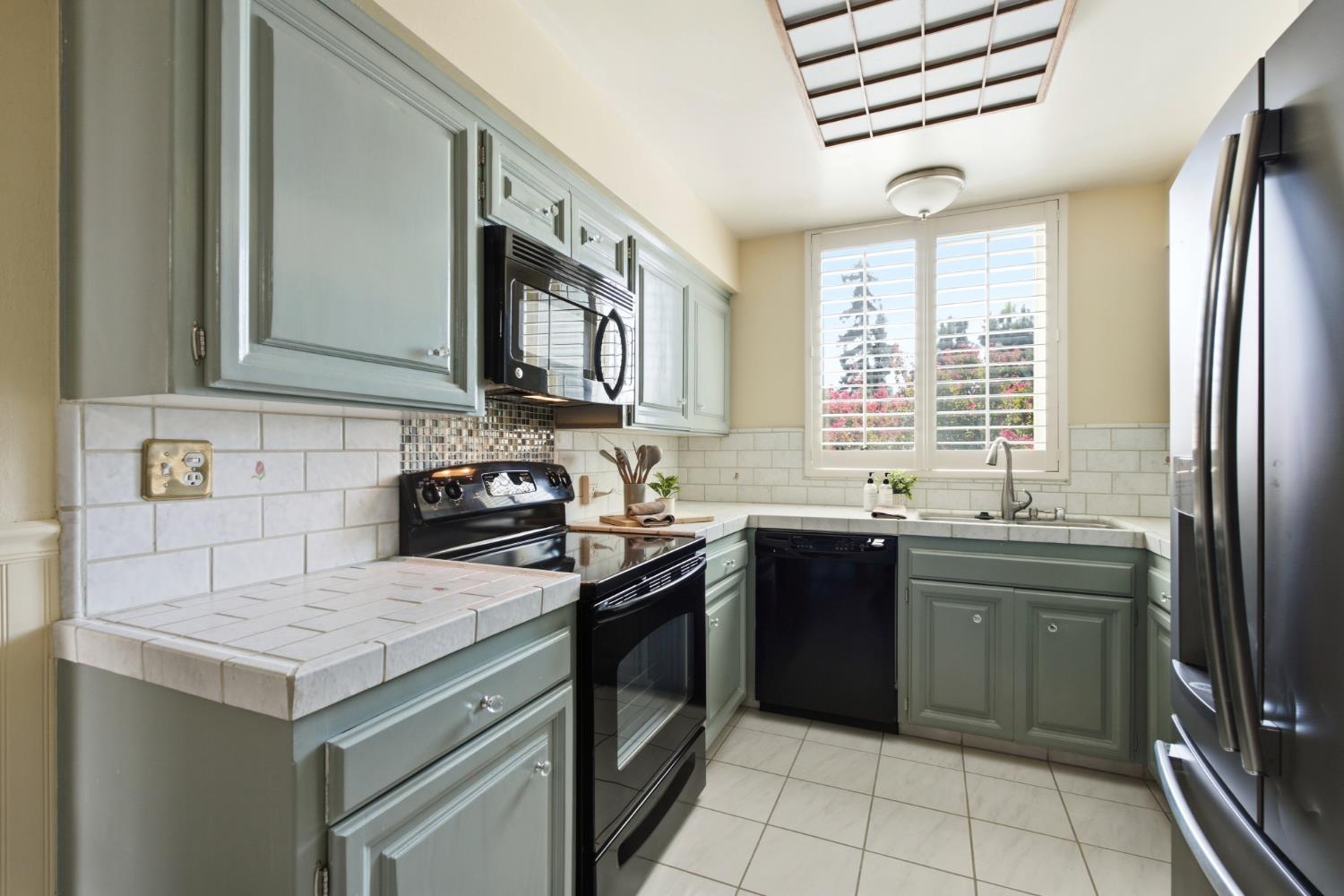 5180 N Wishon Ave #201, Fresno, CA 93704