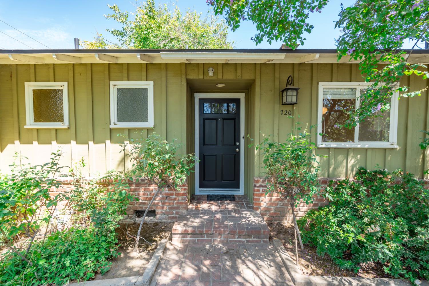 720 W Celeste Ave, Fresno, CA 93704