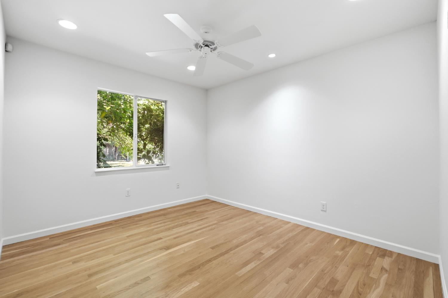 720 W Celeste Ave, Fresno, CA 93704