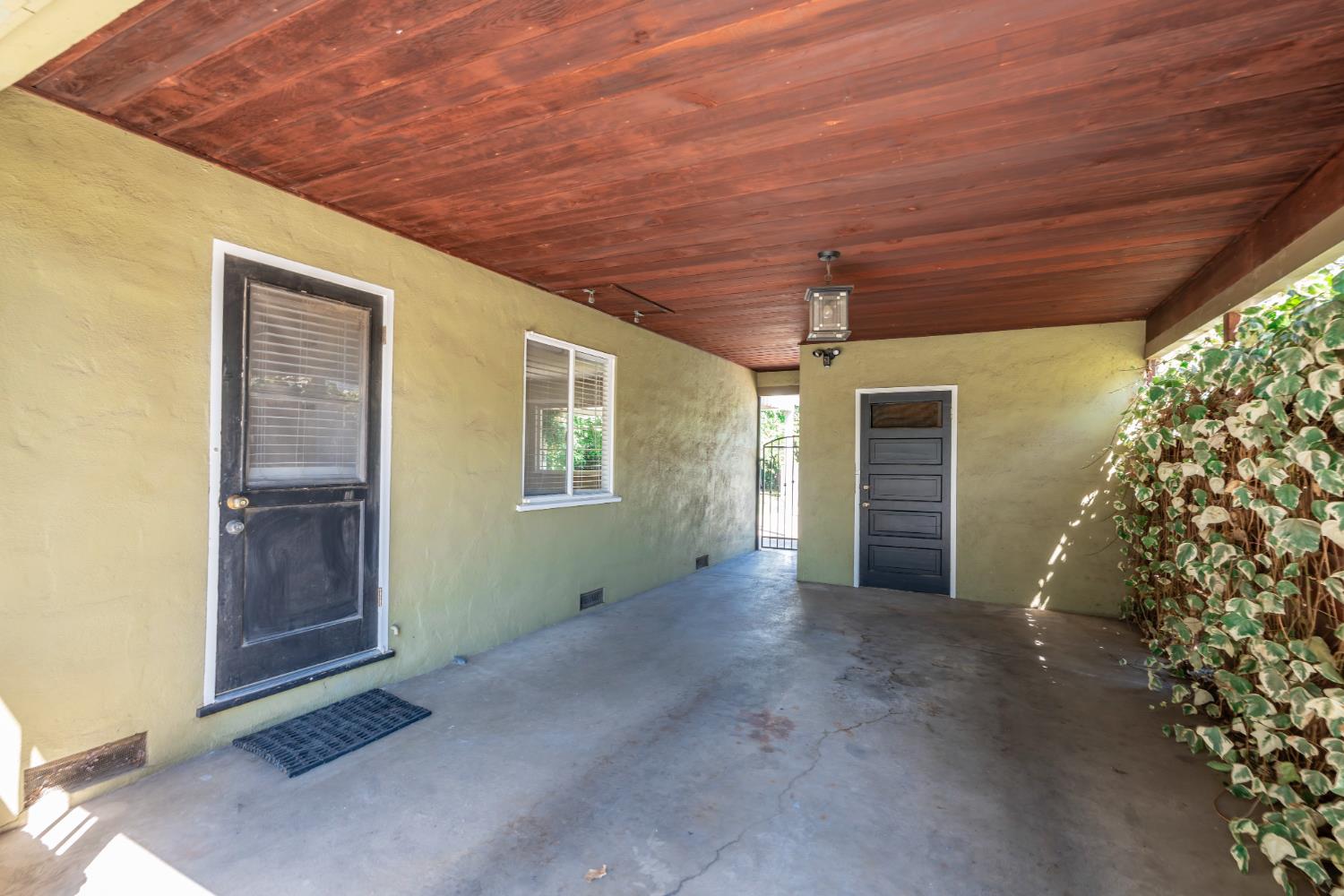 720 W Celeste Ave, Fresno, CA 93704