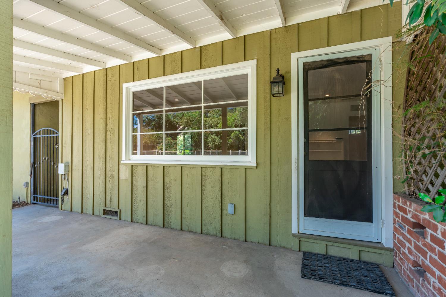 720 W Celeste Ave, Fresno, CA 93704