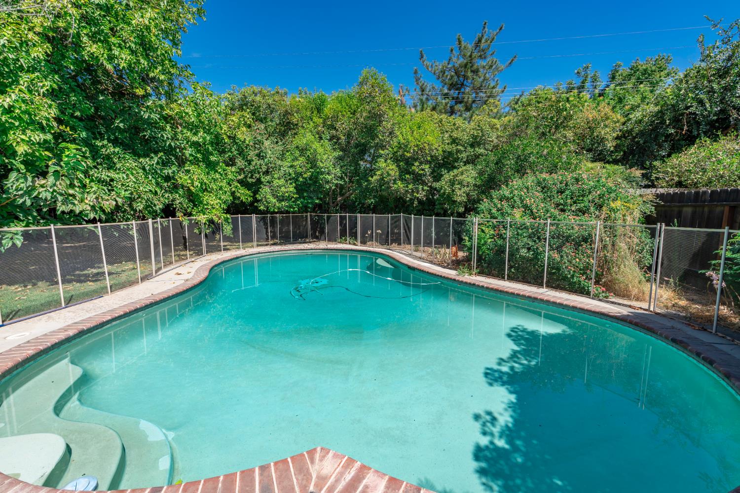 720 W Celeste Ave, Fresno, CA 93704