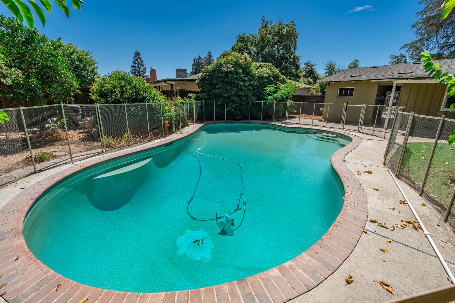 720 W Celeste Ave, Fresno, CA 93704