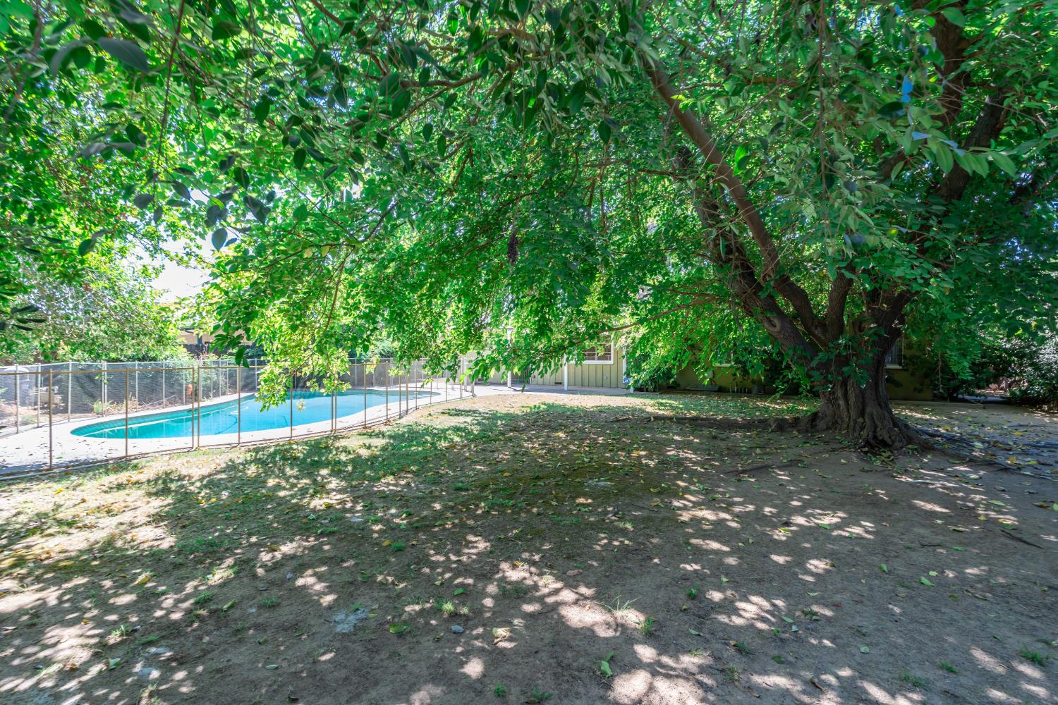 720 W Celeste Ave, Fresno, CA 93704