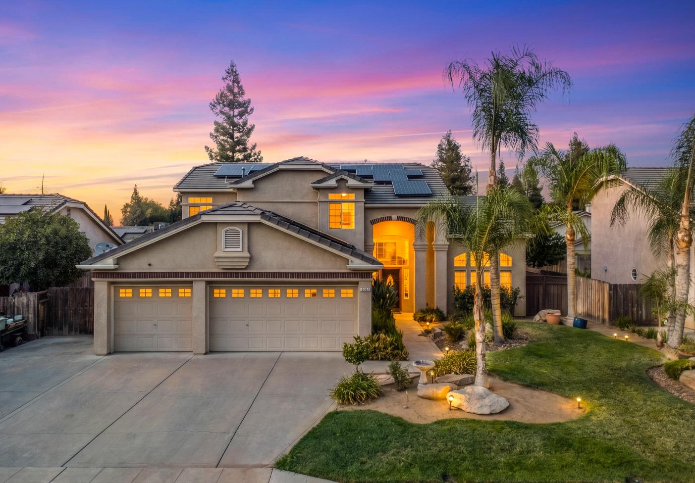 2433 Twain Ave, Clovis, CA 93611