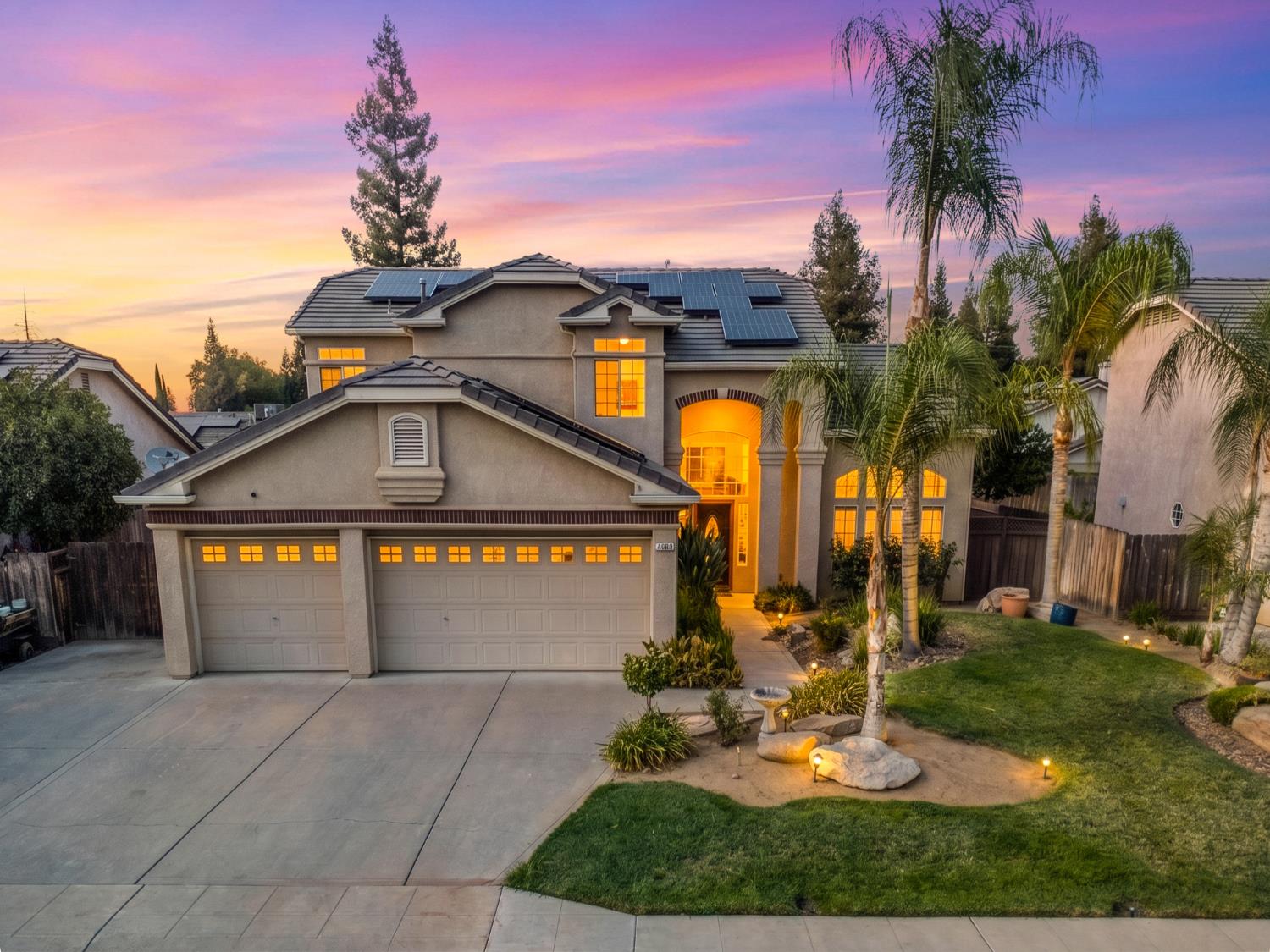 2433 Twain Ave, Clovis, CA 93611