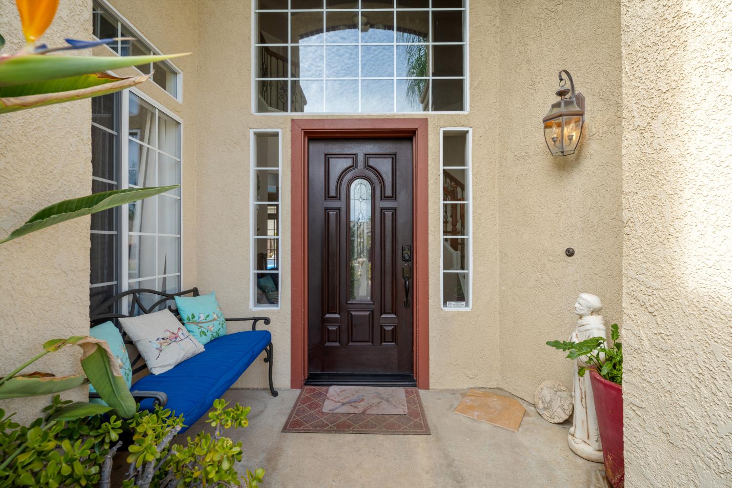 2433 Twain Ave, Clovis, CA 93611