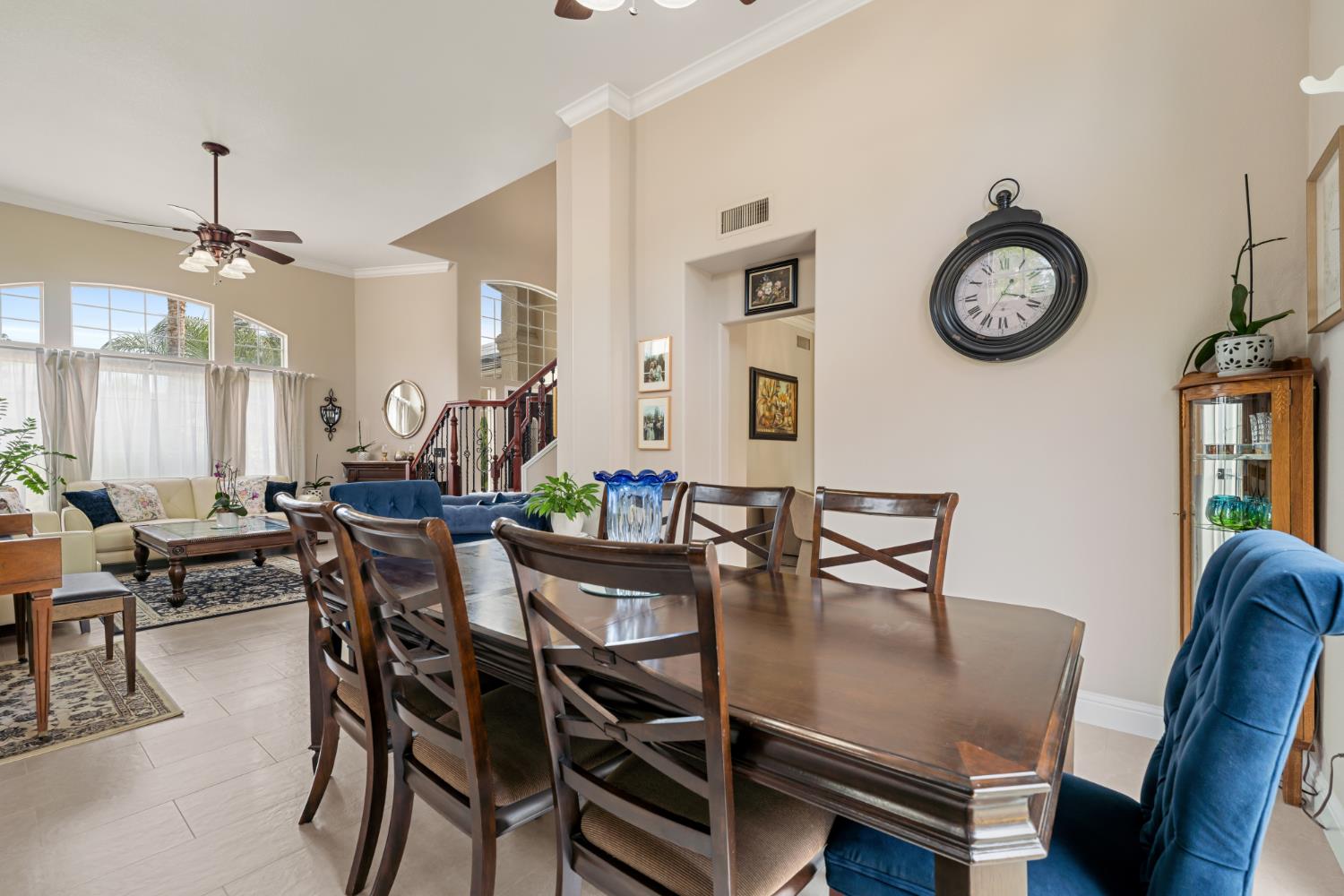 2433 Twain Ave, Clovis, CA 93611