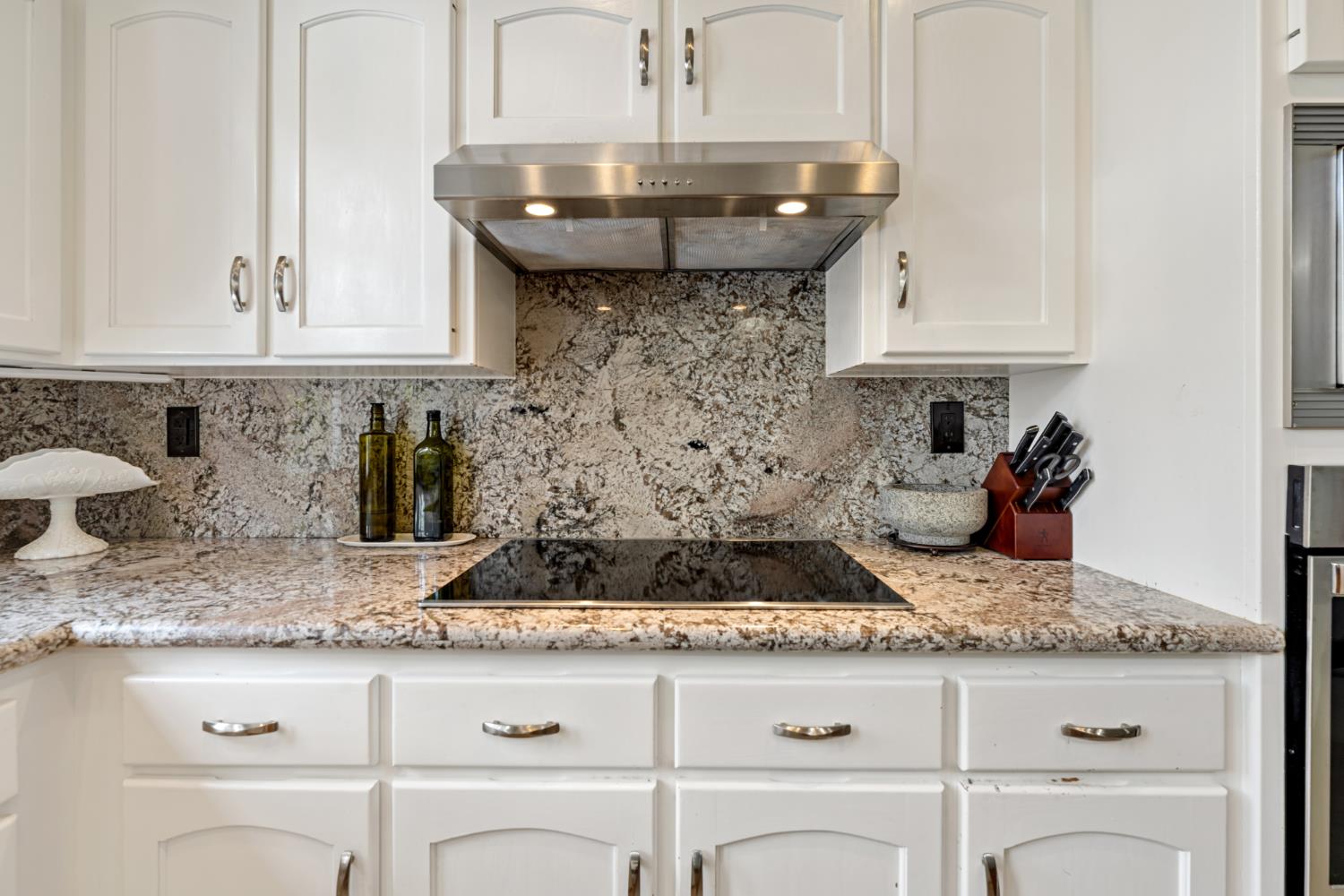 2433 Twain Ave, Clovis, CA 93611