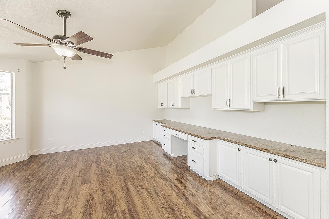 5193 W Hampton Way, Fresno, CA 93722