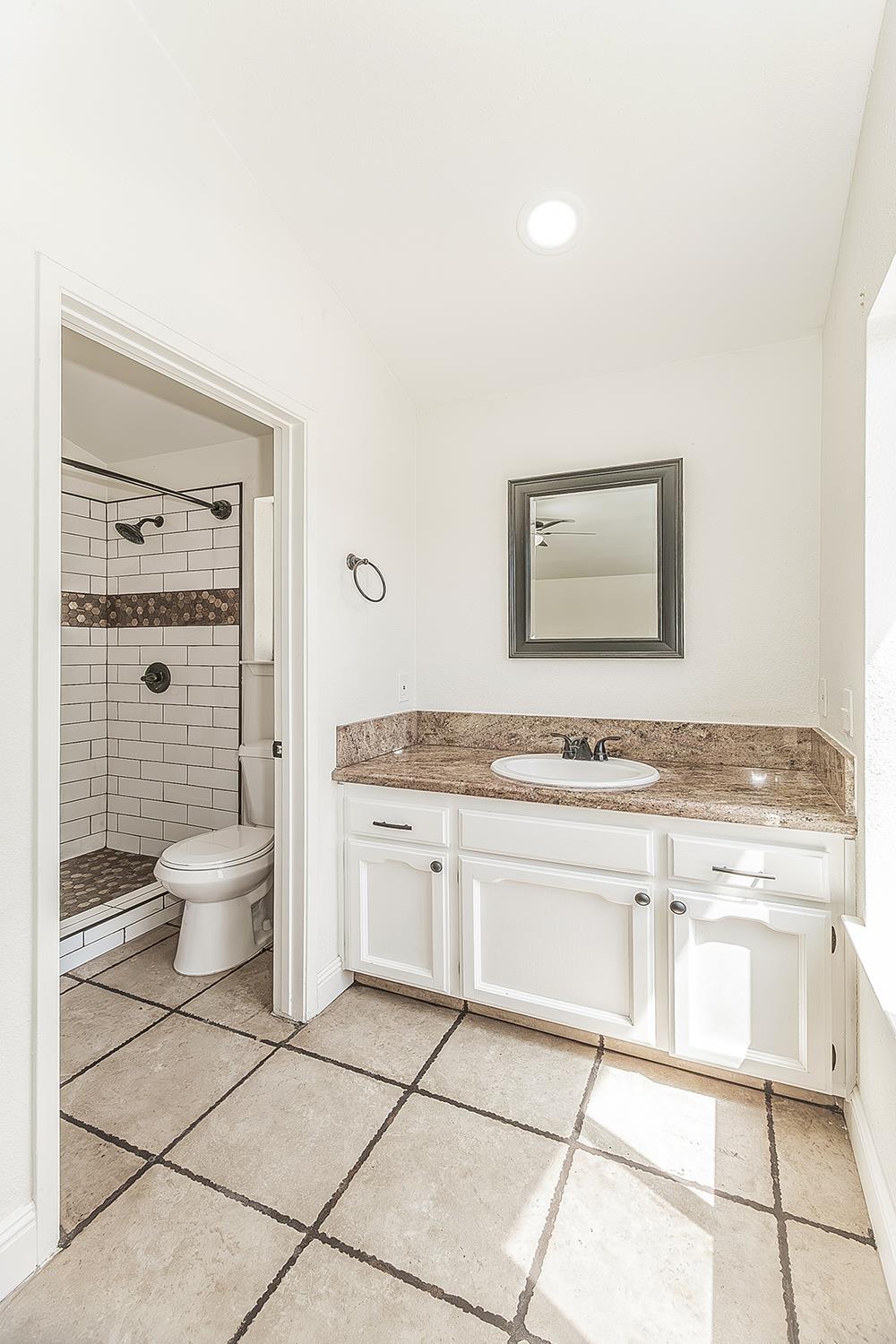 5193 W Hampton Way, Fresno, CA 93722