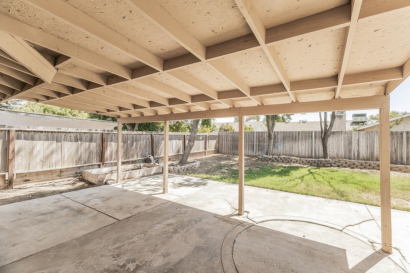 5193 W Hampton Way, Fresno, CA 93722