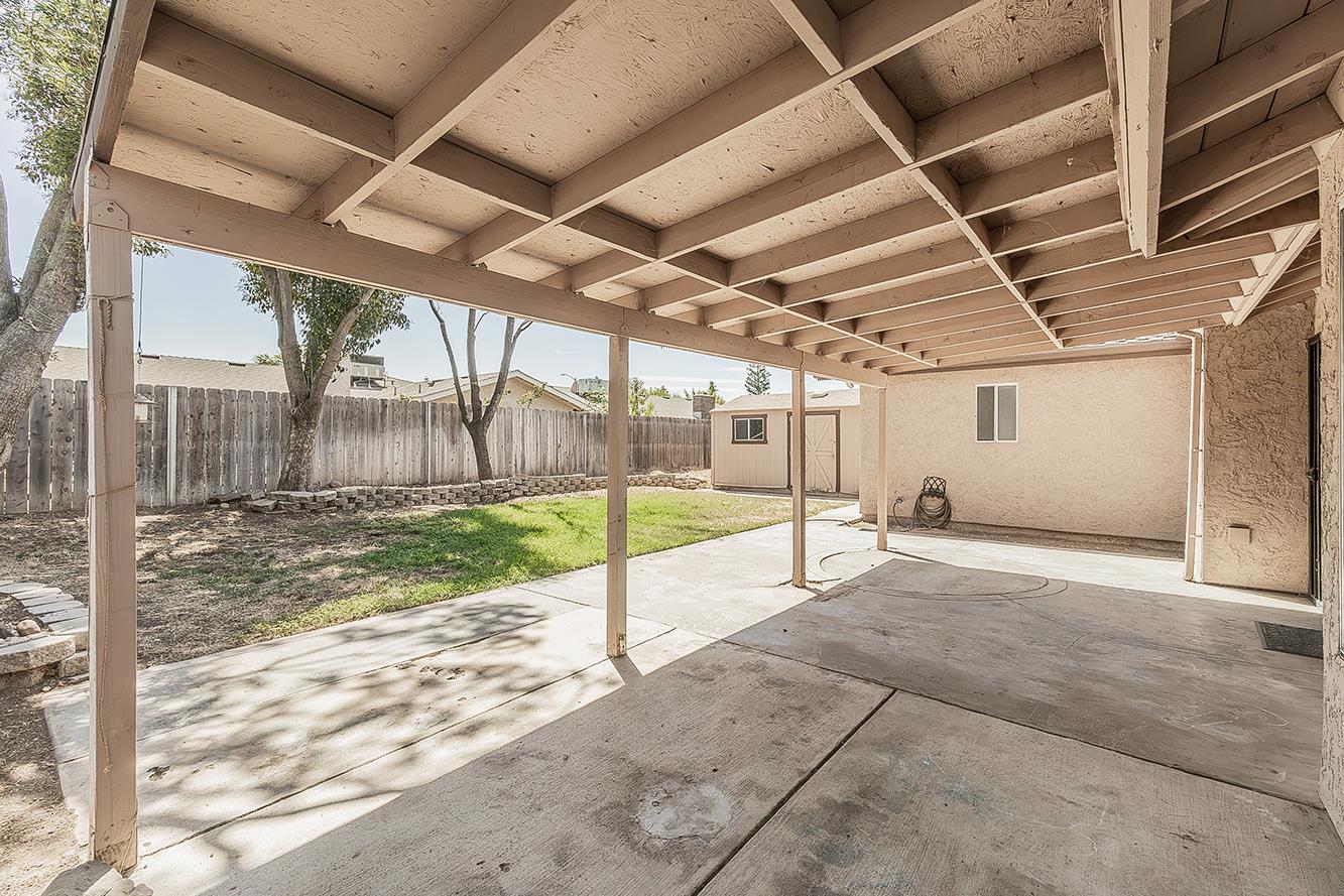 5193 W Hampton Way, Fresno, CA 93722