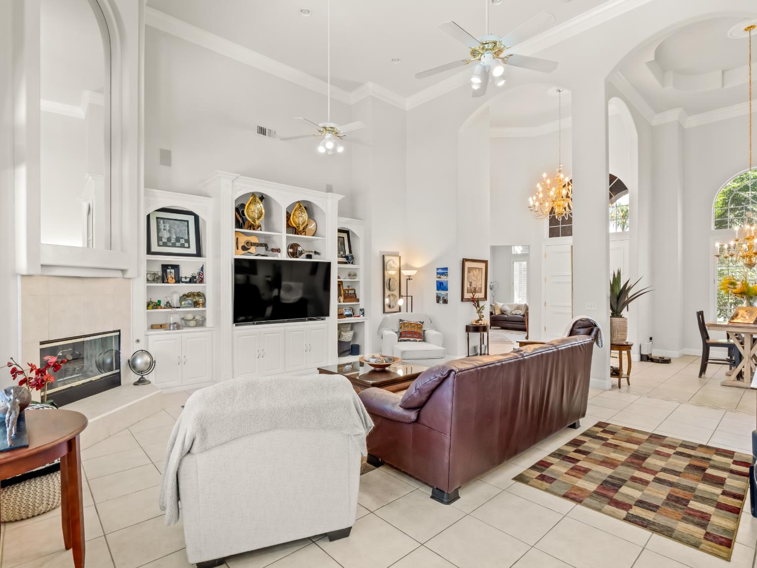152 W Peace River Dr, Fresno, CA 93711