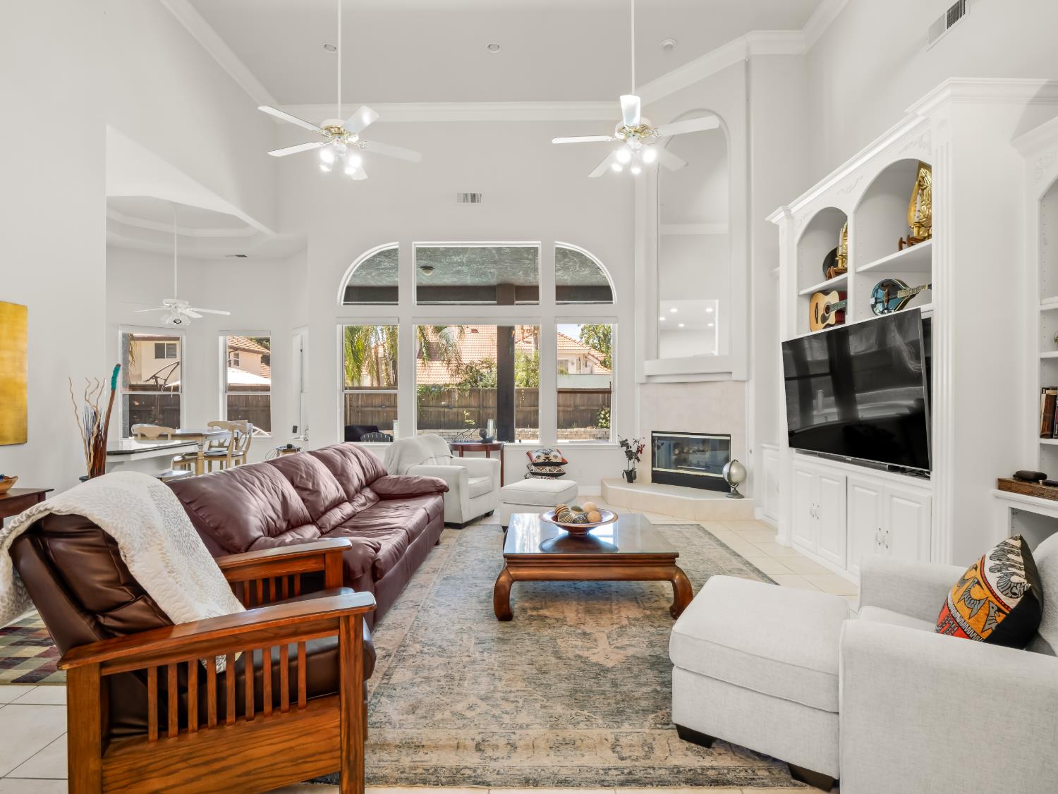 152 W Peace River Dr, Fresno, CA 93711