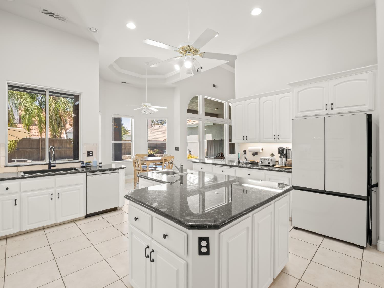152 W Peace River Dr, Fresno, CA 93711