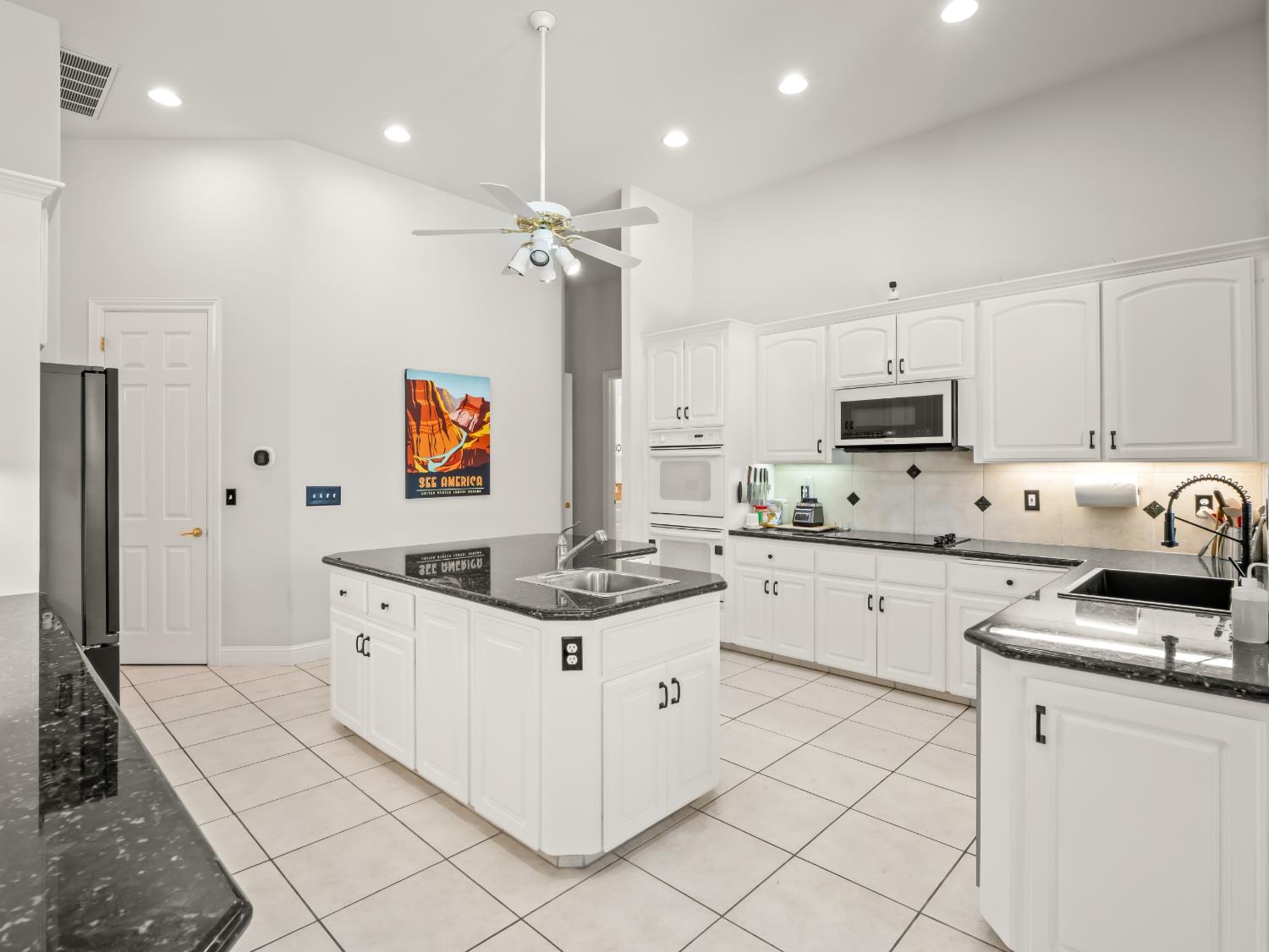 152 W Peace River Dr, Fresno, CA 93711