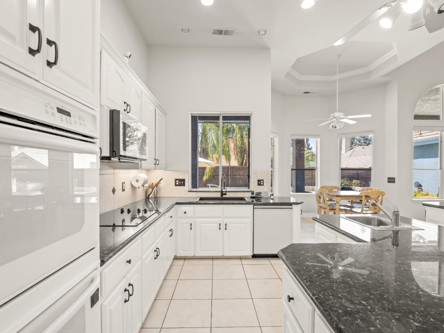 152 W Peace River Dr, Fresno, CA 93711