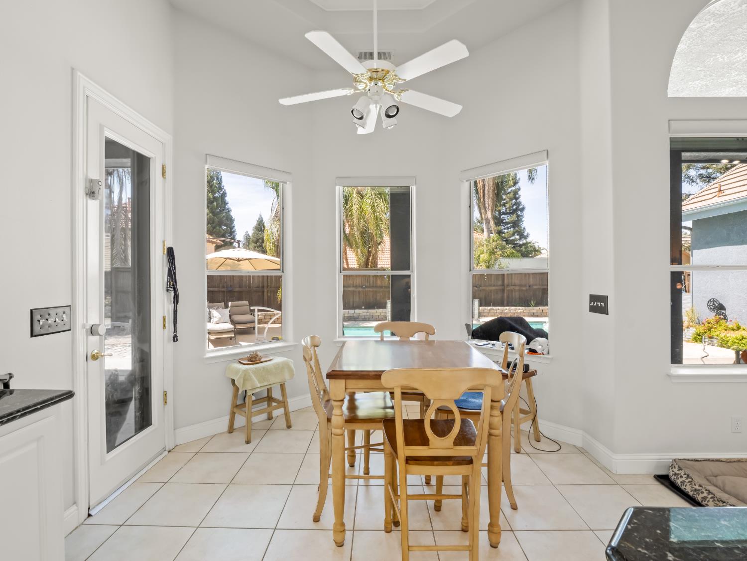 152 W Peace River Dr, Fresno, CA 93711
