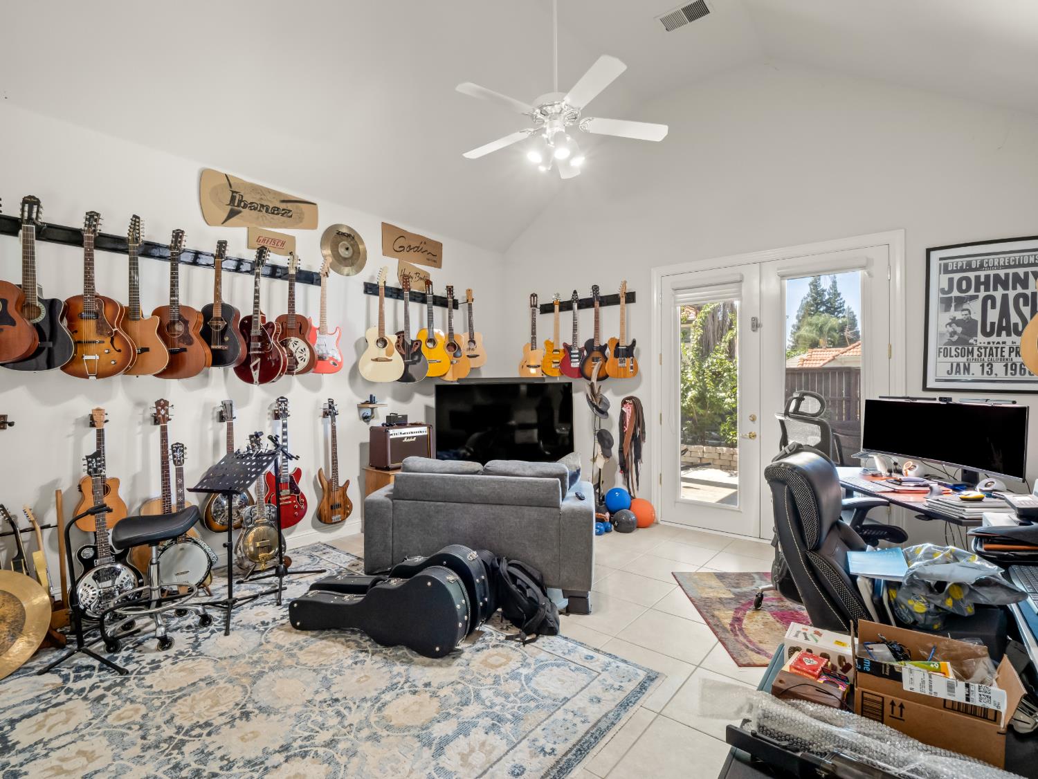 152 W Peace River Dr, Fresno, CA 93711