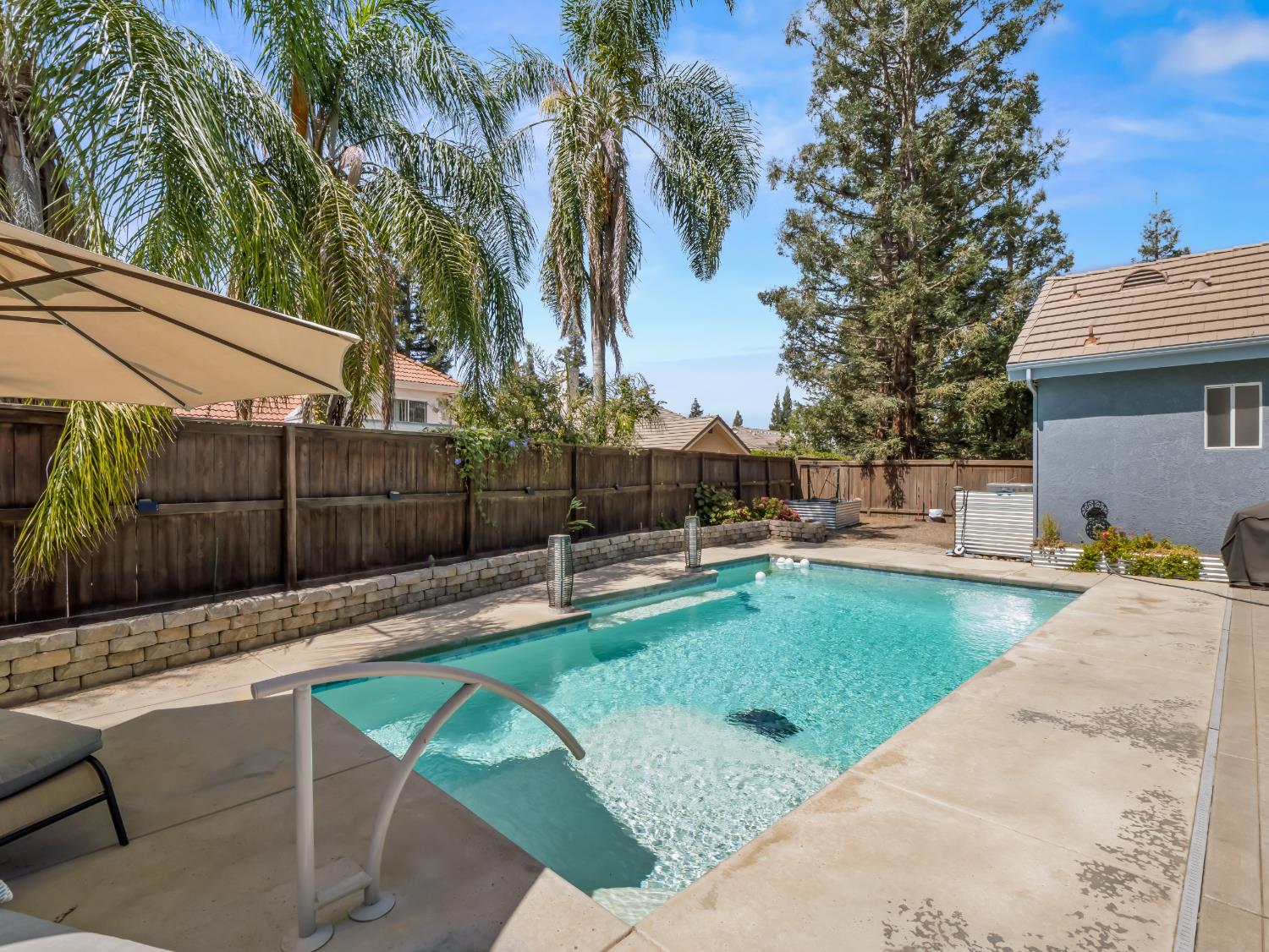 152 W Peace River Dr, Fresno, CA 93711
