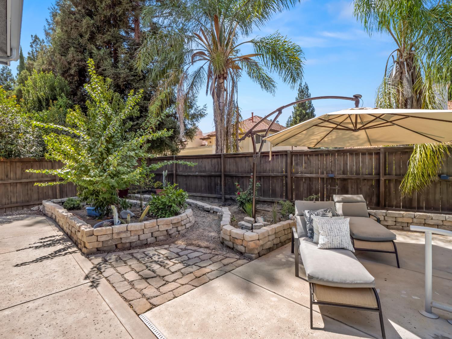 152 W Peace River Dr, Fresno, CA 93711