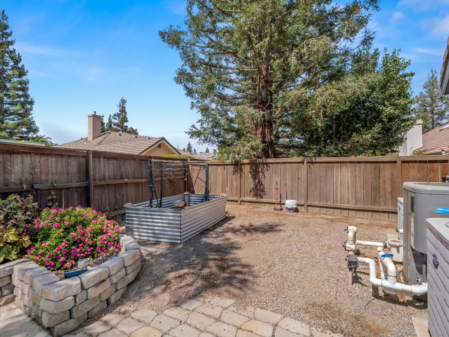 152 W Peace River Dr, Fresno, CA 93711