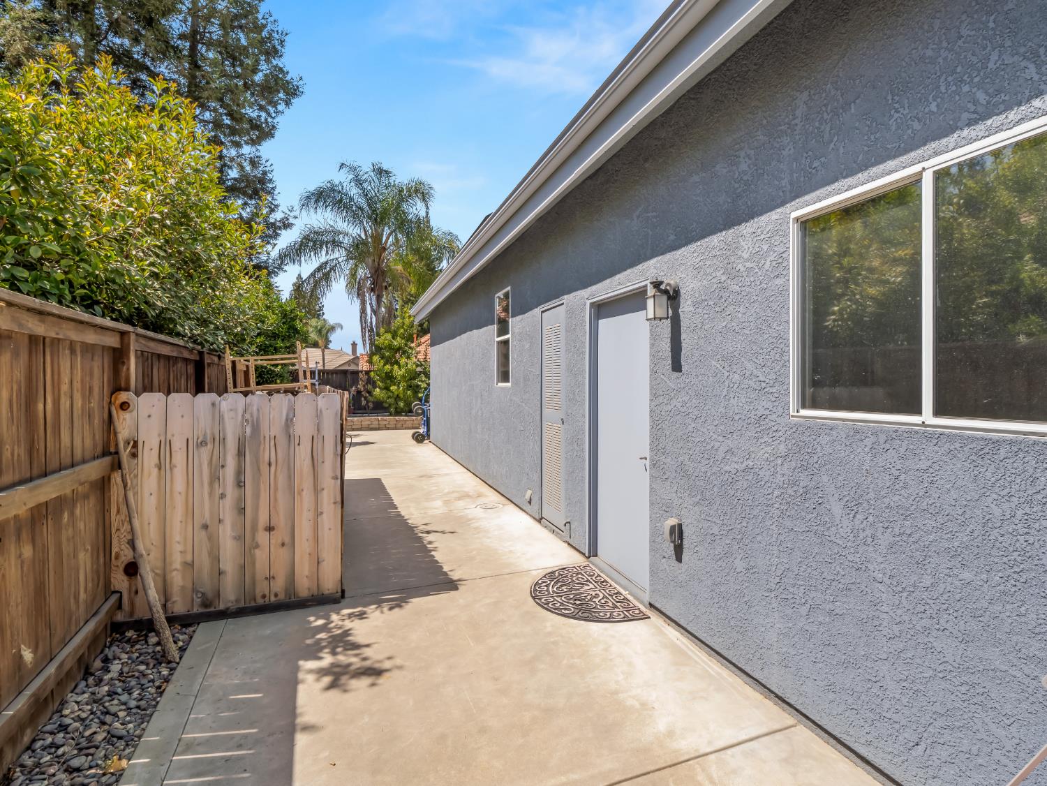 152 W Peace River Dr, Fresno, CA 93711