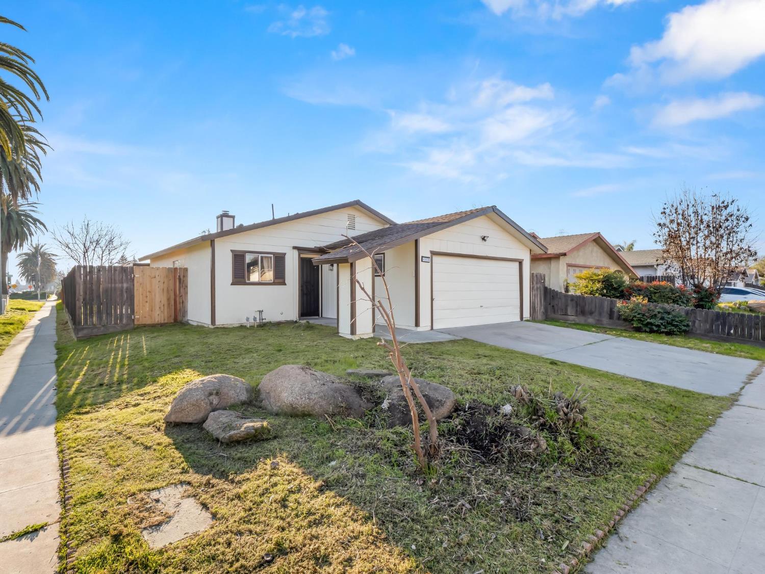 4359 W Cardiff Ave, Fresno, CA 93722