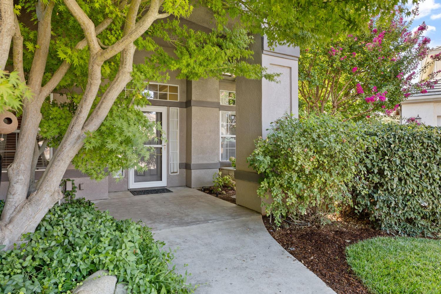 5533 W River Bottom Ave, Fresno, CA 93722