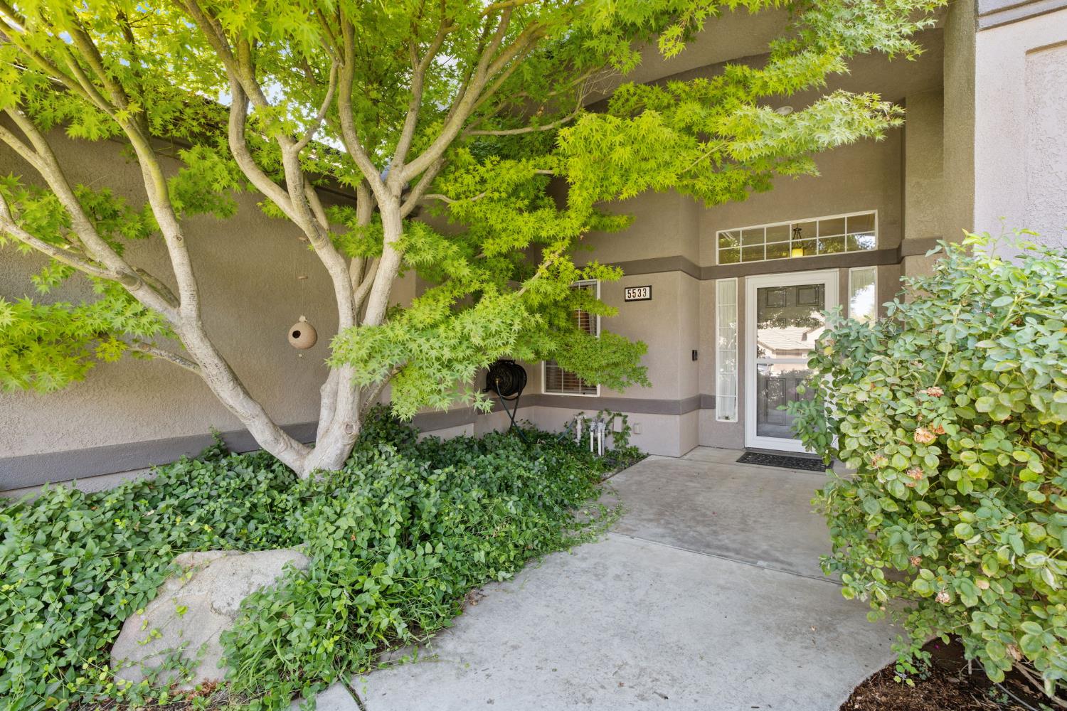 5533 W River Bottom Ave, Fresno, CA 93722