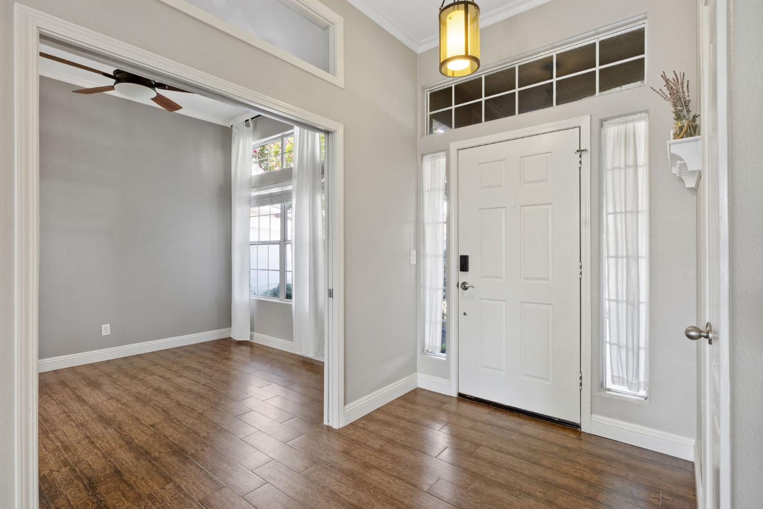 5533 W River Bottom Ave, Fresno, CA 93722
