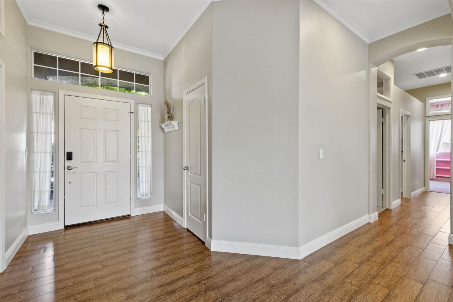 5533 W River Bottom Ave, Fresno, CA 93722