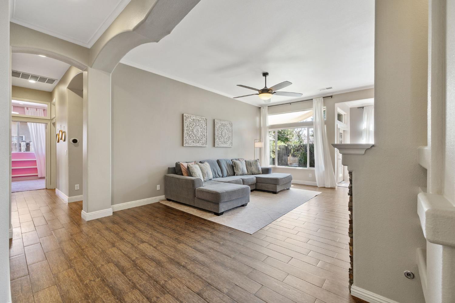 5533 W River Bottom Ave, Fresno, CA 93722
