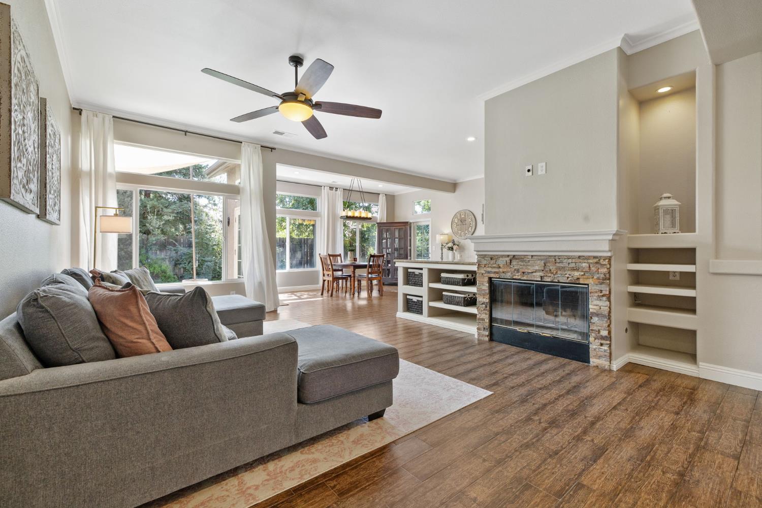 5533 W River Bottom Ave, Fresno, CA 93722