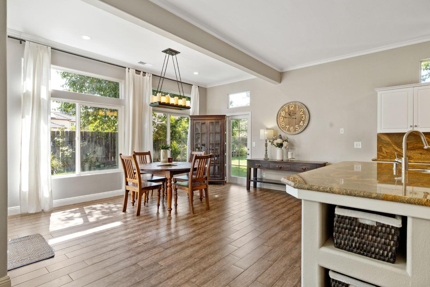 5533 W River Bottom Ave, Fresno, CA 93722
